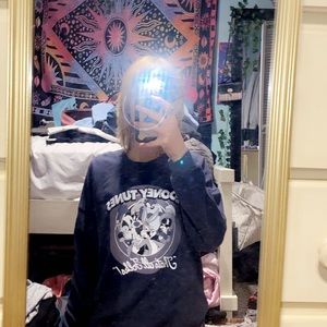 🦋looney tunes long sleeve